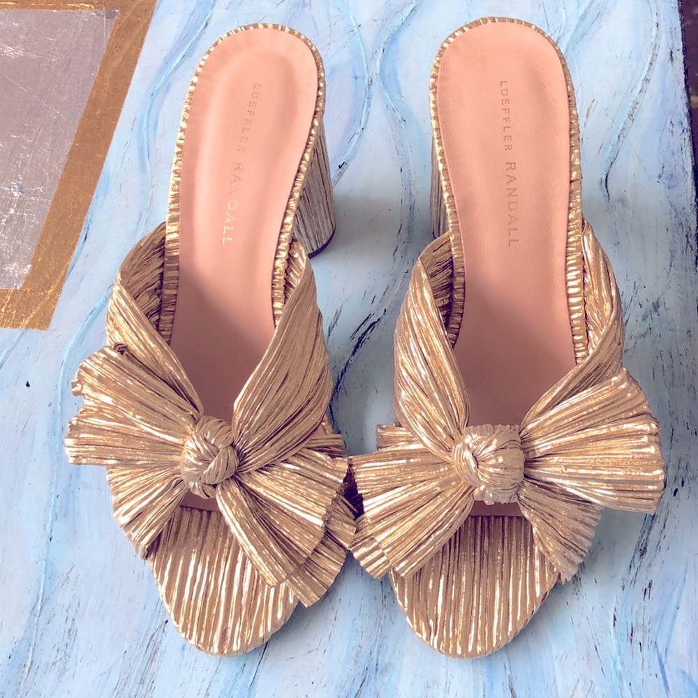 Loeffler Randall gold bow shoes sz 9